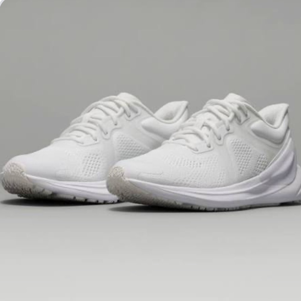 Lululemon Blissful  Run 2 EUC 8.5